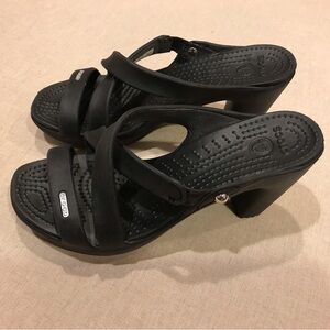CROCS size 6 Cyprus IV platform Heel sandals black